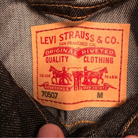 NWT LEVI'S 507 Standard Trucker Rigid Denim Jacket sz M Cotton Unwashed Red Tab - Picture 2 of 16